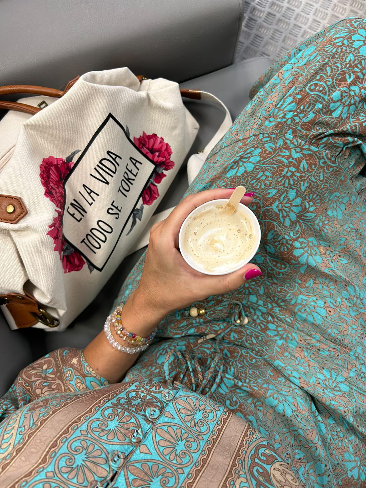 Bolso Beige En la vida todo se torea